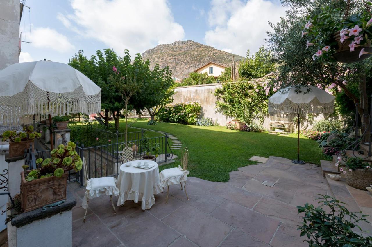 Palazzo Cacace Relais Hotel Meta Luaran gambar