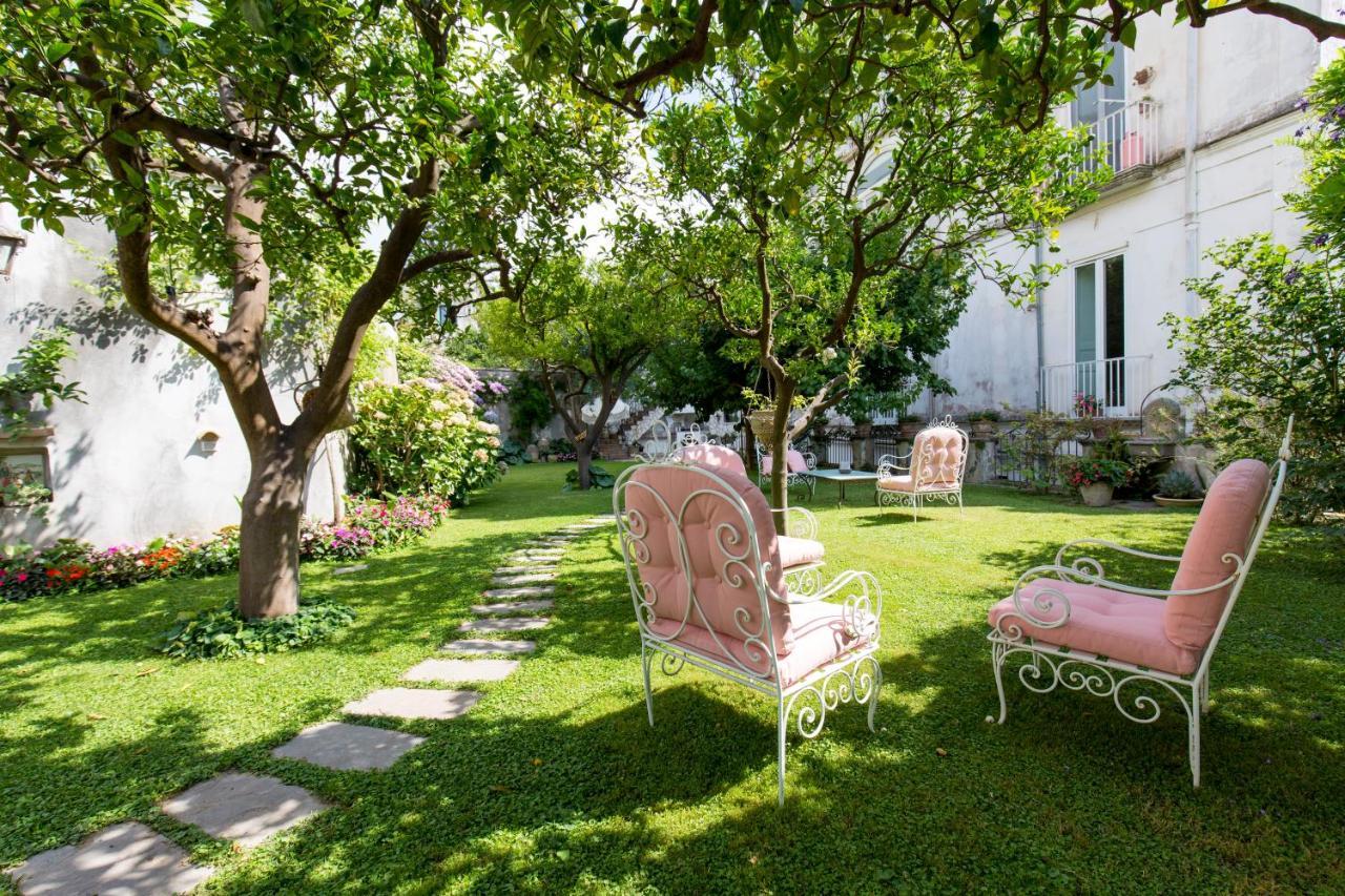 Palazzo Cacace Relais Hotel Meta Luaran gambar