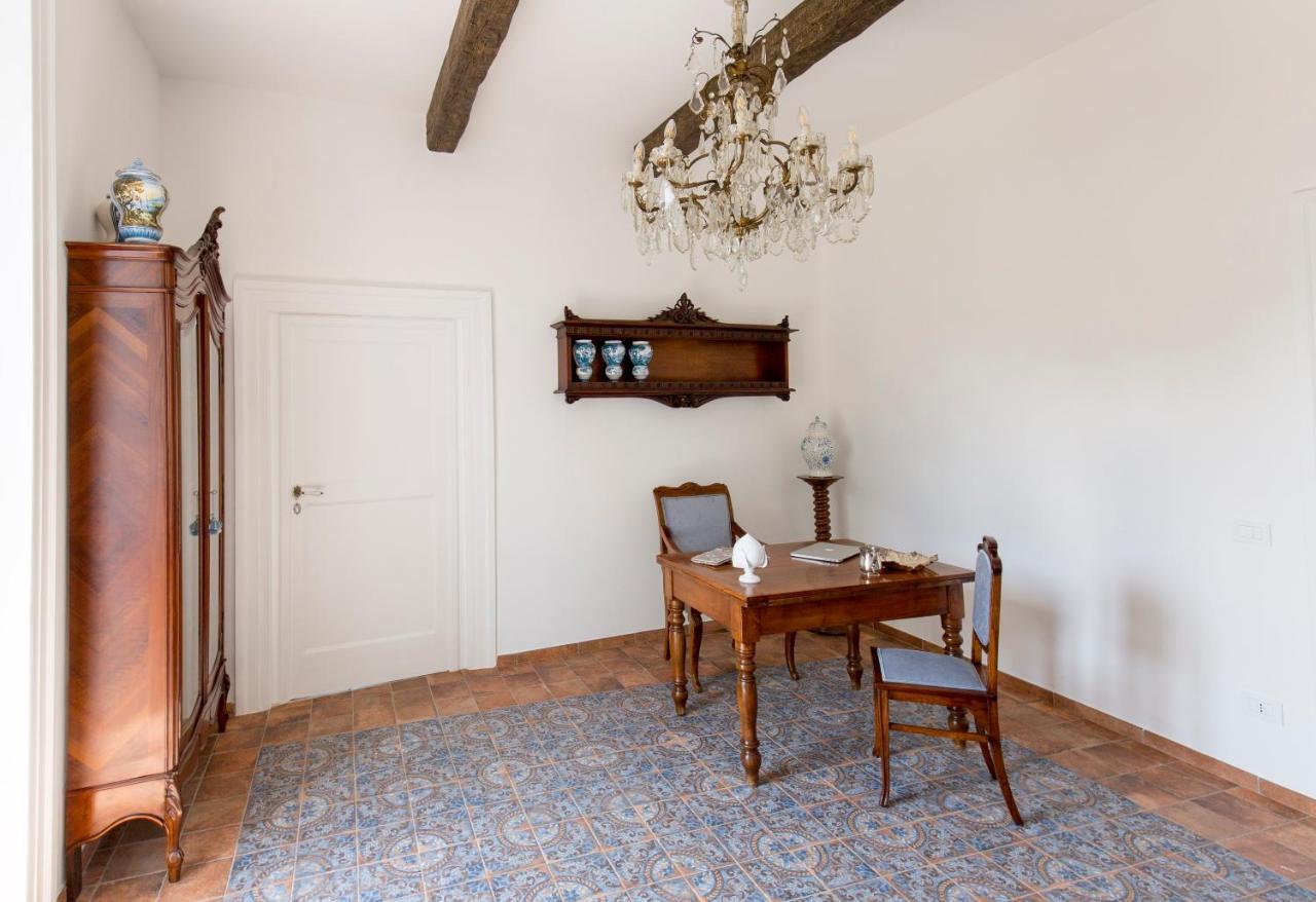 Palazzo Cacace Relais Hotel Meta Luaran gambar